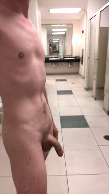 Got Totally Naked In Hotel Bathroom Scrolller