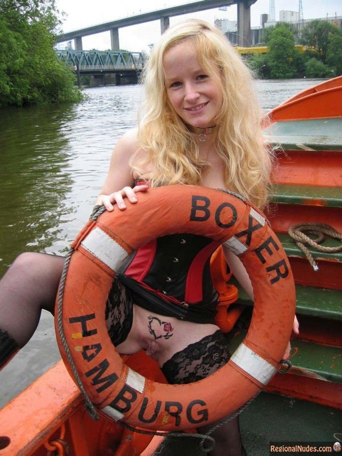 Pussy Flashing On A Boat In Hamburg Scrolller