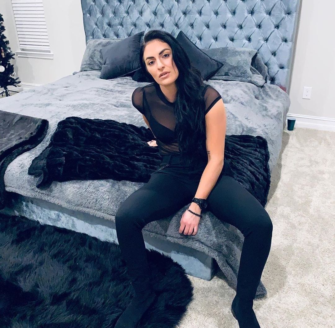 Sonya Deville The First Openly Gay WWE Wrestler Scrolller