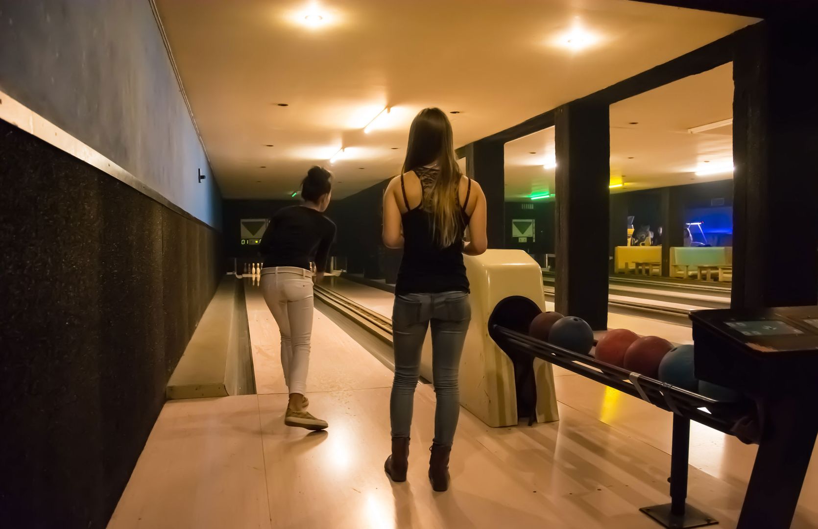 Girl Loses At Bowling Has To Spend Rest Of The Night Naked Scrolller