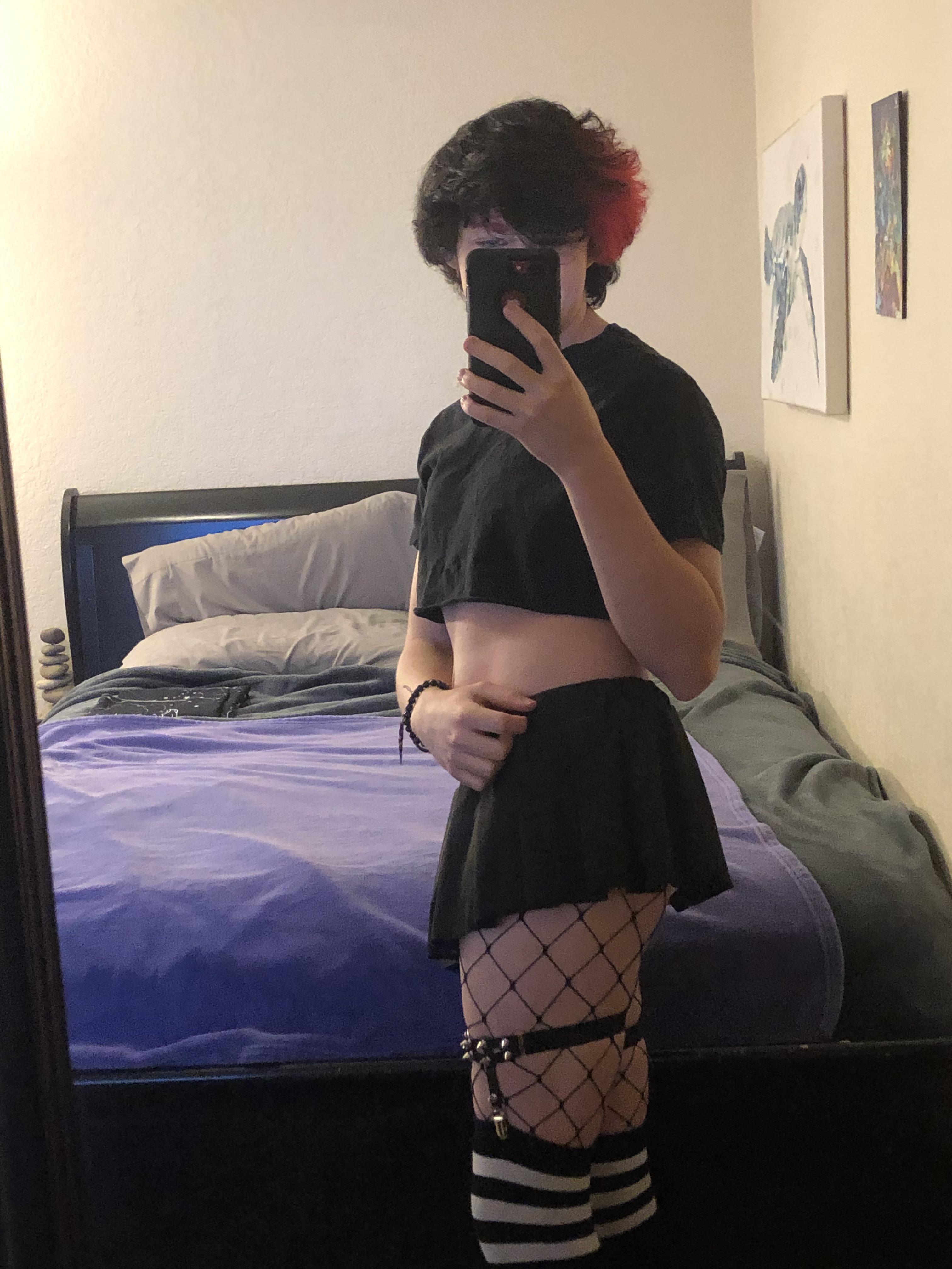 Ill Be Your Goth Femboy Scrolller