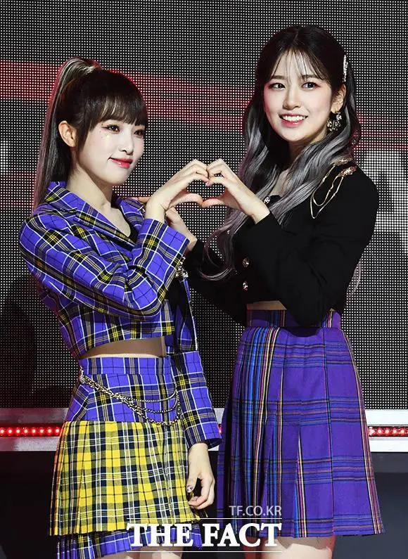 201212 201212 Yena & Yujin @ The Fact Music Awards | Scrolller
