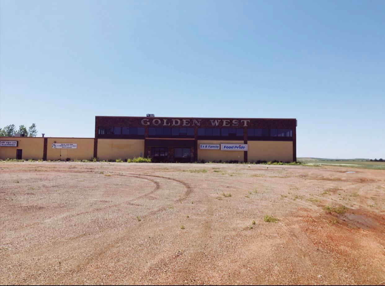 Abandoned grocery store New Salem ND 7/3/2020 Scrolller
