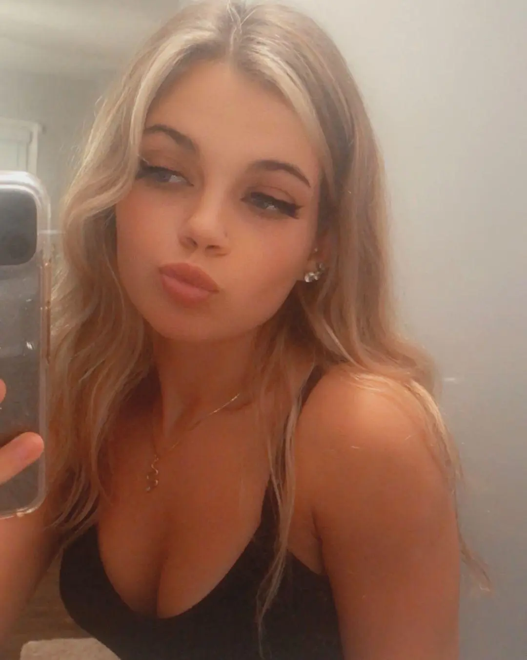 Alexa Rapp | Scrolller