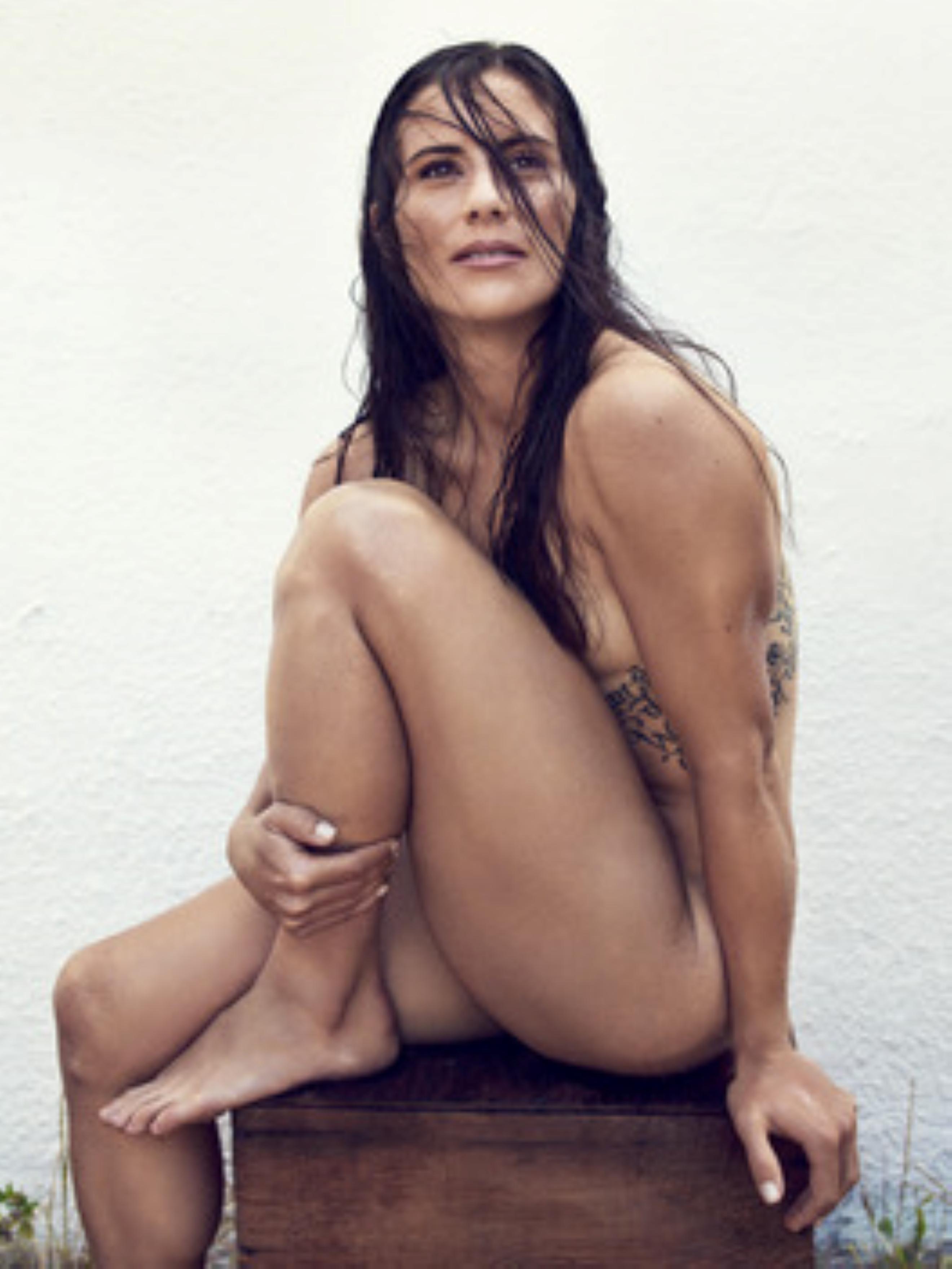 Ali Krieger | Scrolller