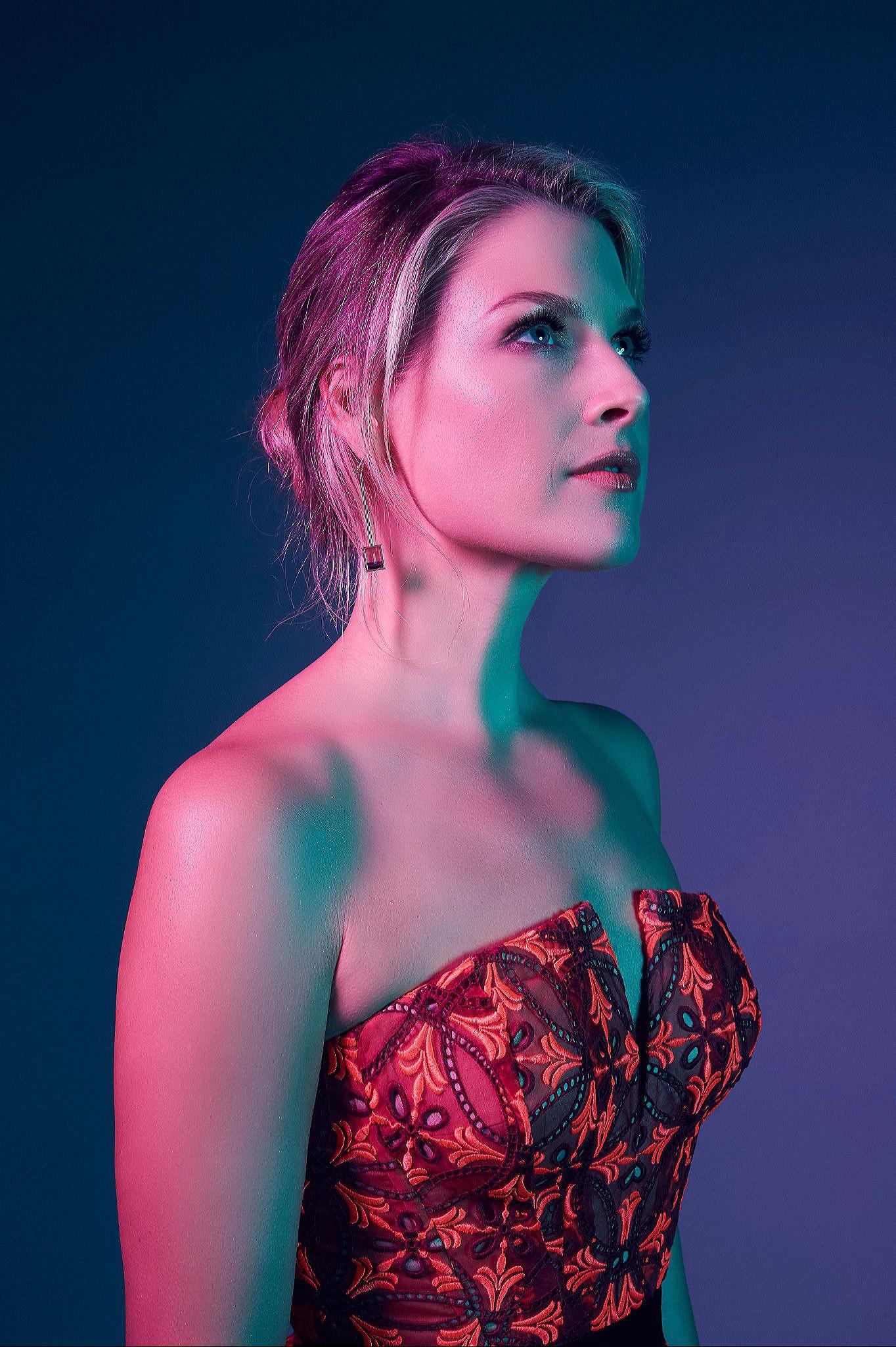 Ali Larter Scrolller
