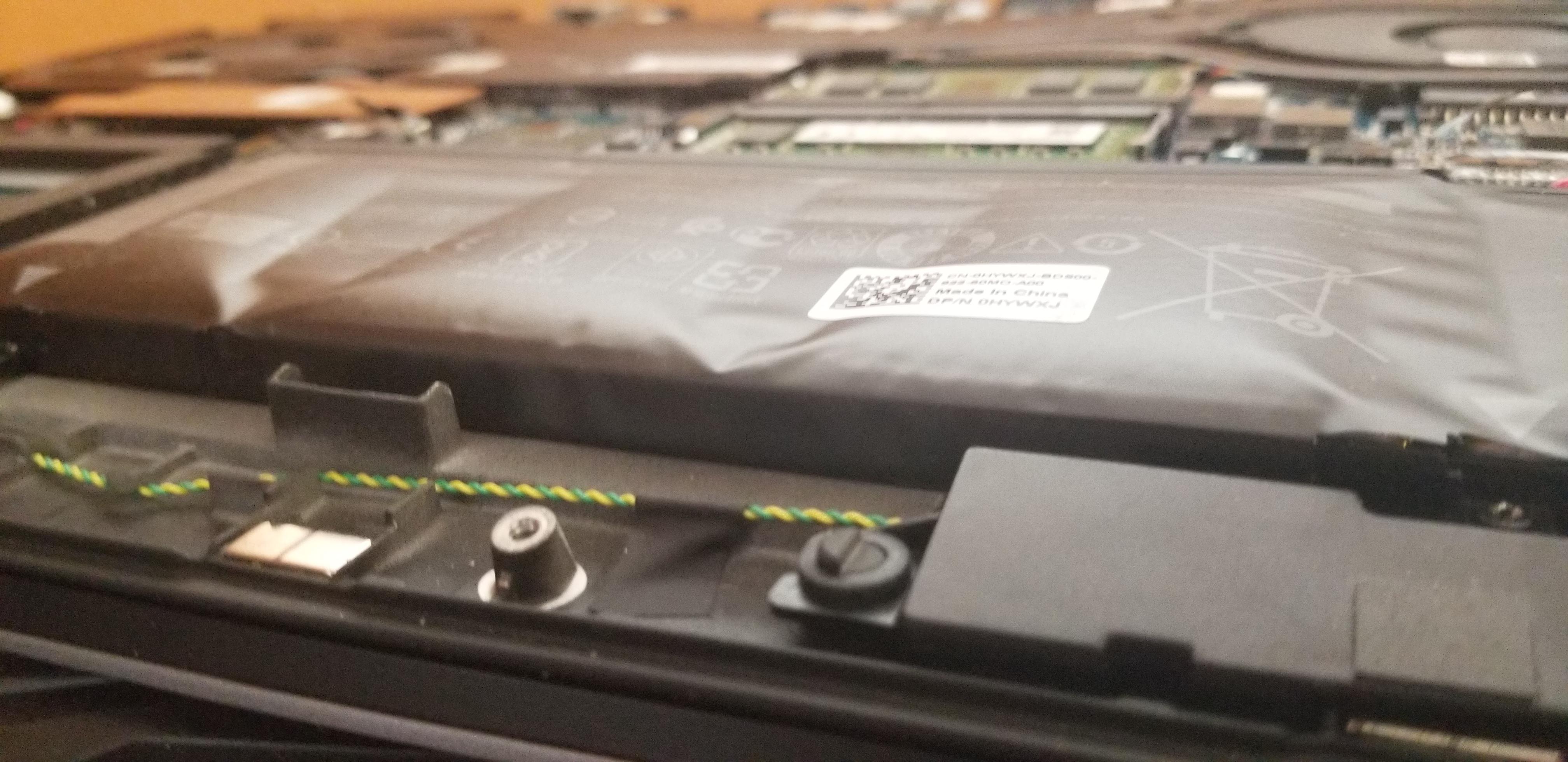 Alienware m17, last time I buy from them. How tf do I get the last two ...