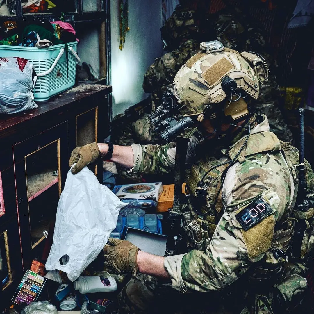 An Explosive Ordnance Disposal Technician from the 28th EOD Company ...