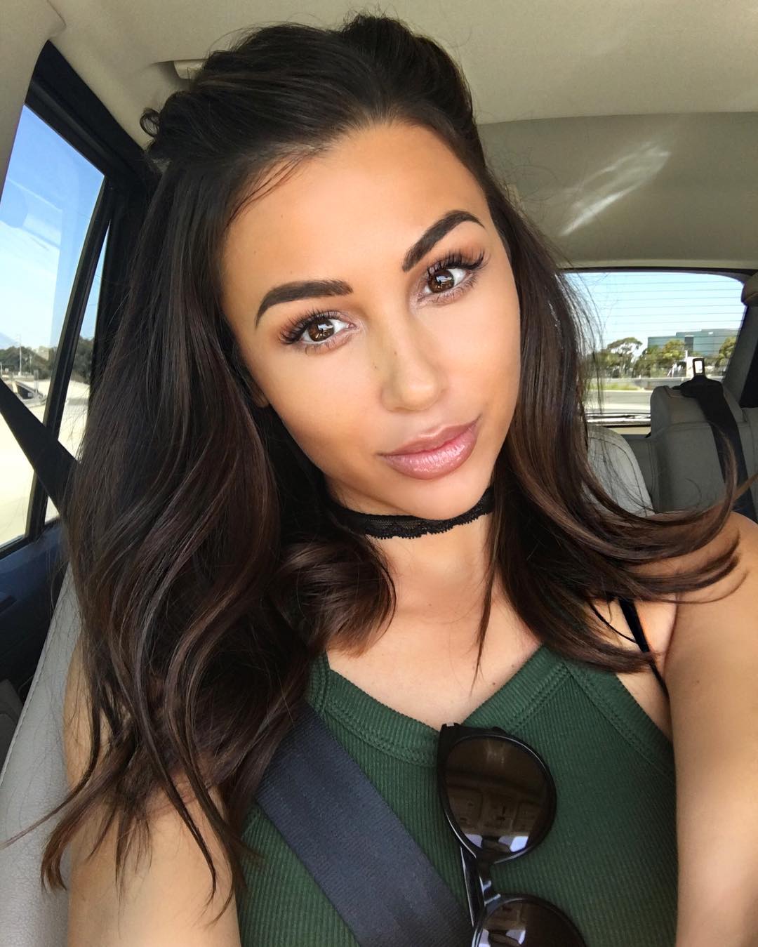 Ana Cheri Scrolller