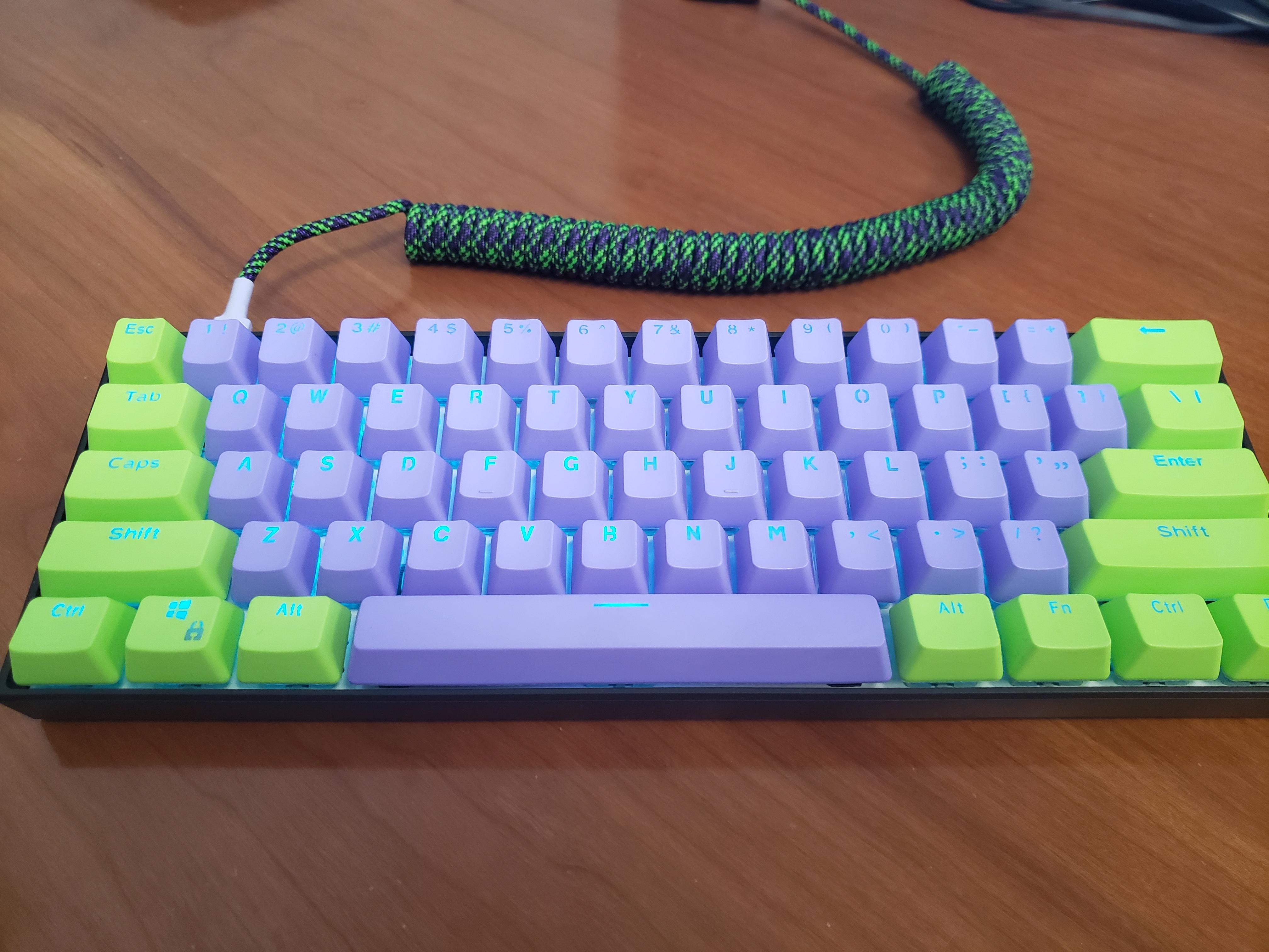 Anne Pro 2 Keycaps with custom cord Scrolller