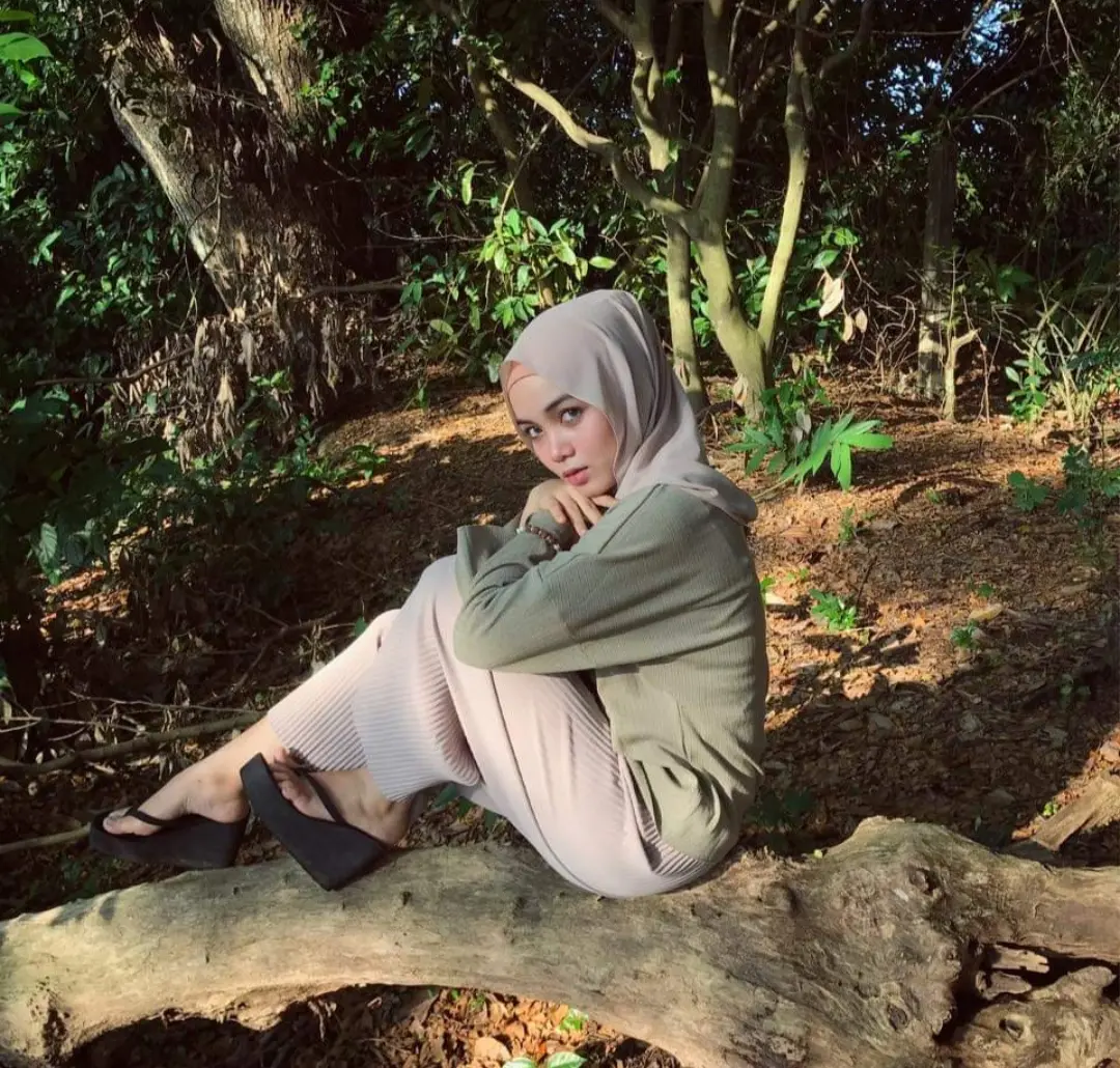 ANY ANISSA FAIZUL CUM TRIBUTE?
