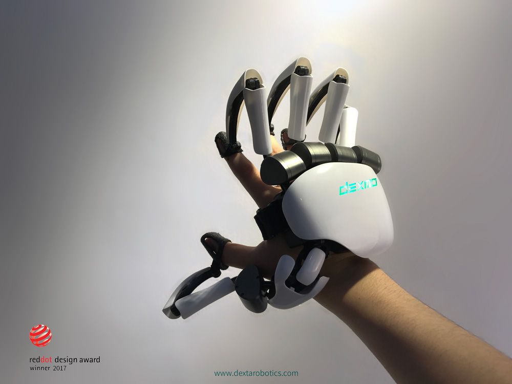 Are we entering the finger tracking era of VR ? | Scrolller