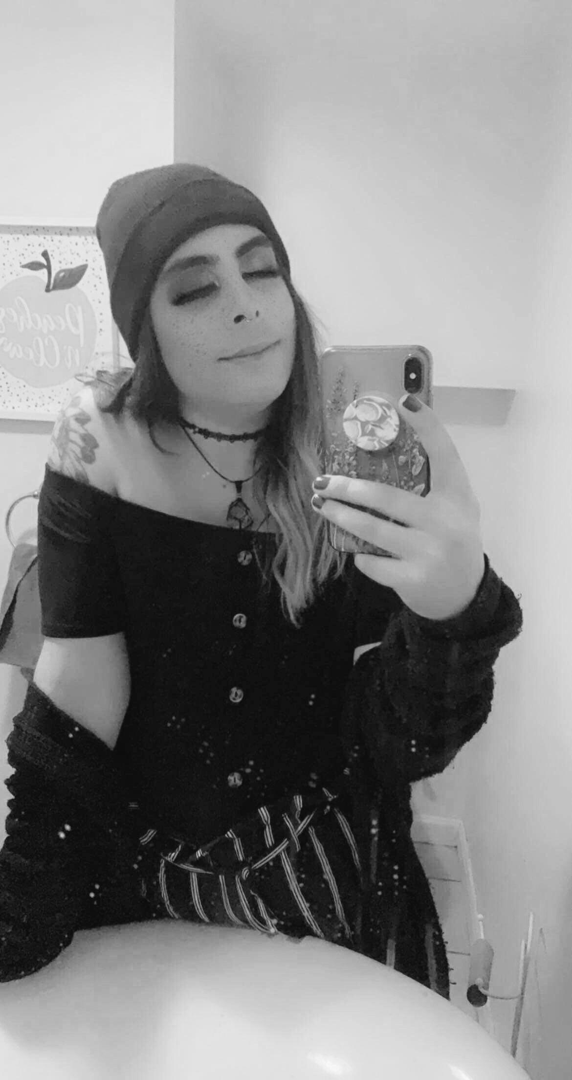 Who's taking me on a date? 🖤 | Scrolller