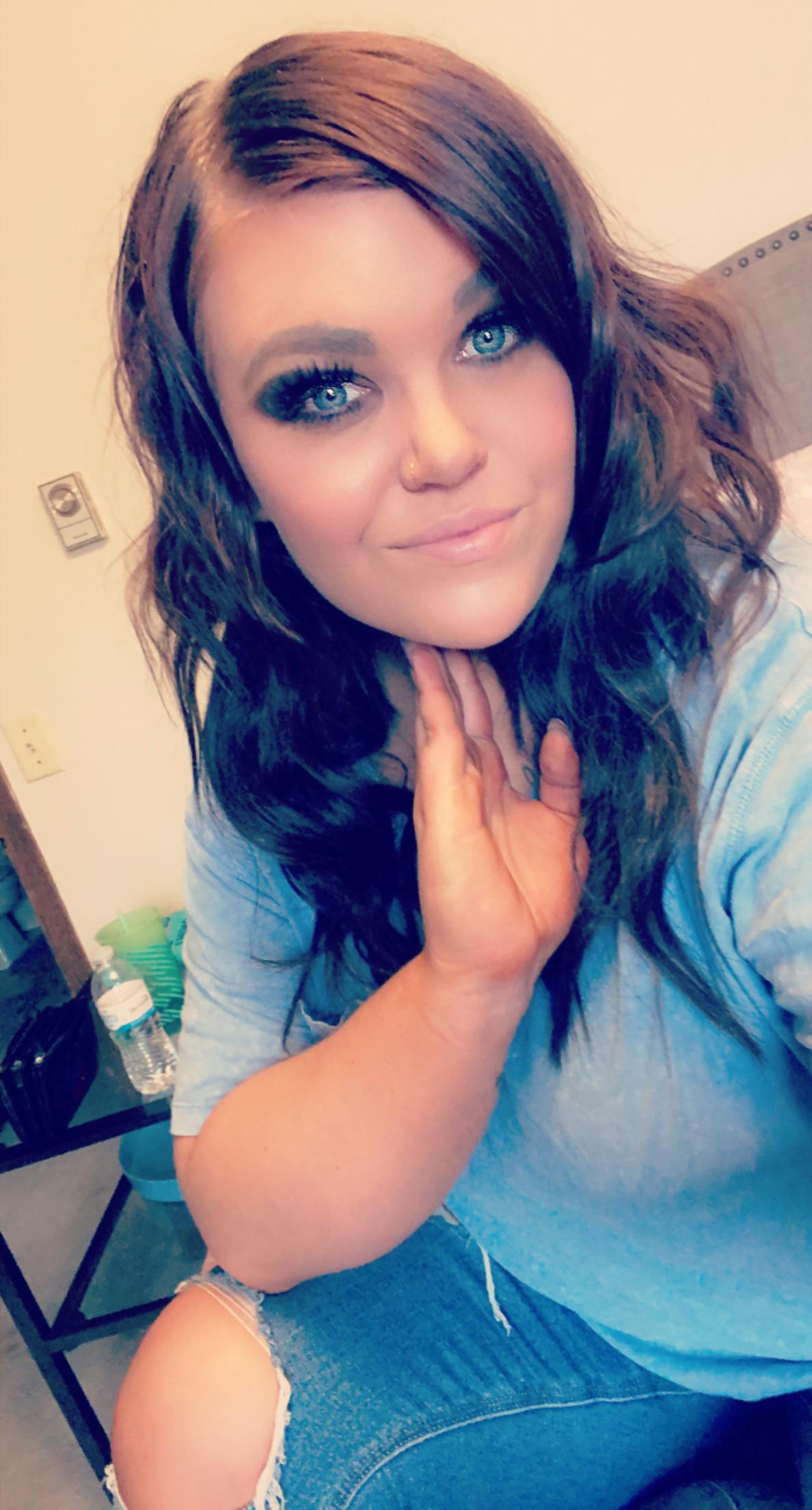 Bat your eyes, girl. Be otherworldly... Scrolller