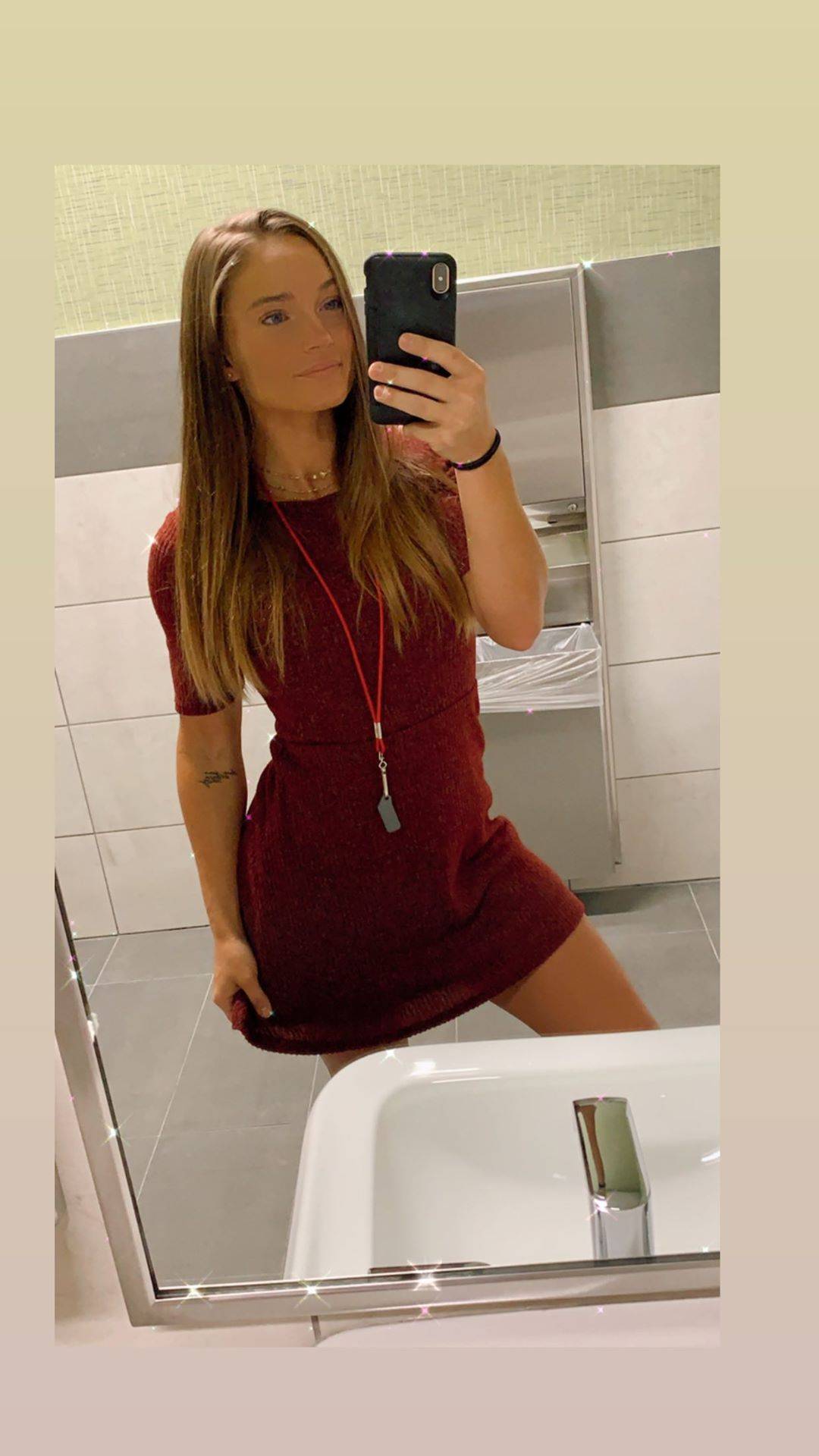 Bathroom Selfie Scrolller