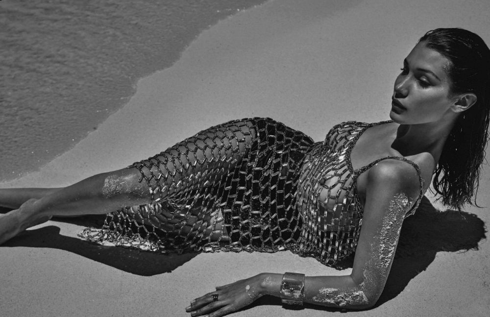 Beach babe Scrolller