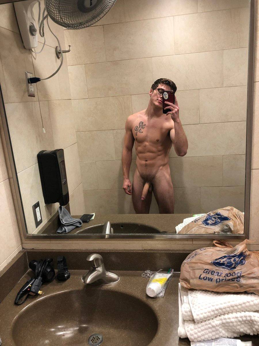 Blake Mitchell on Twitter - hot damn! 