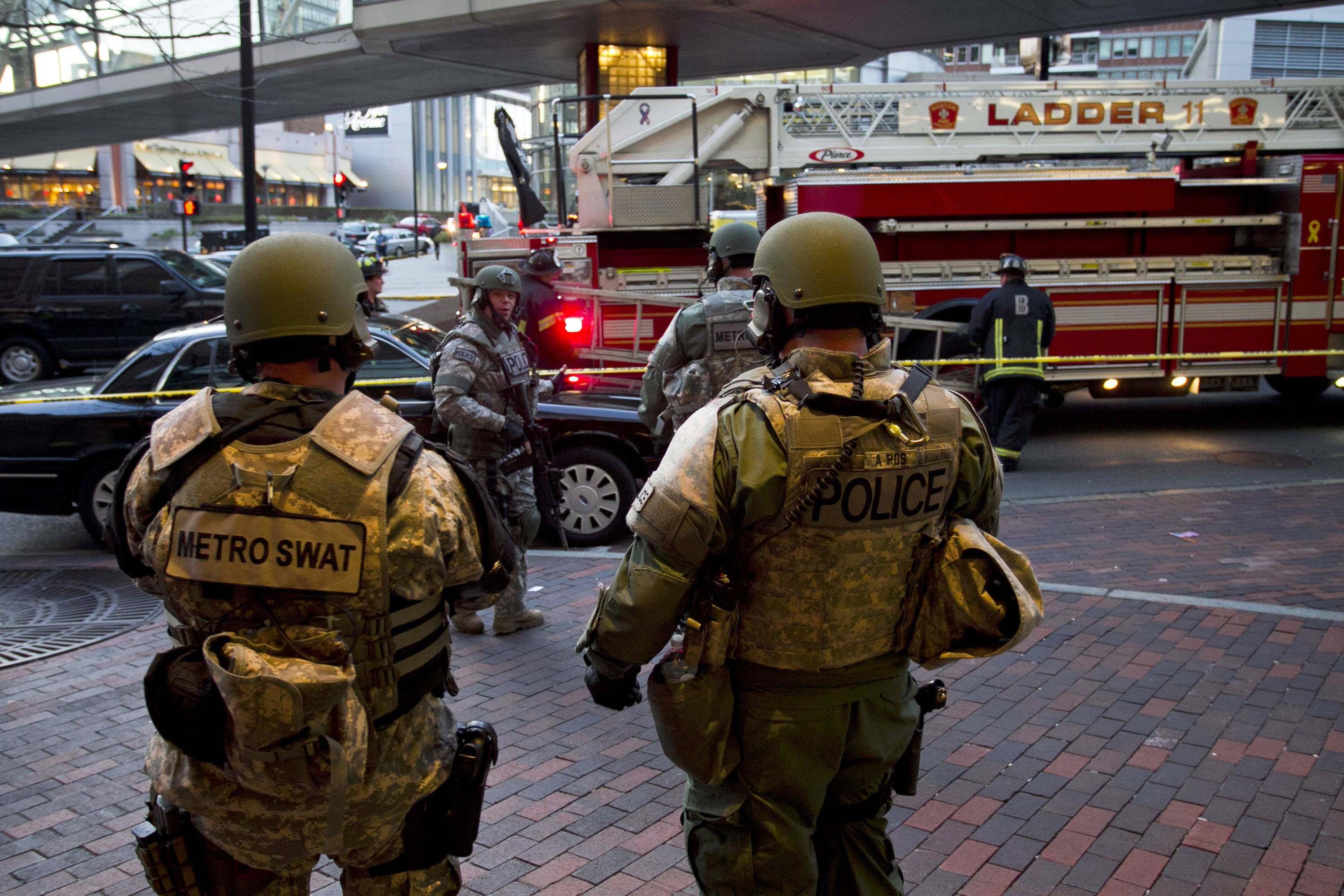Boston SWAT members after the Boston Marathon bombing, 2013 [3000 x ...
