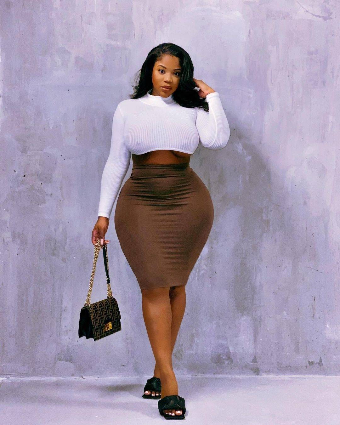 Brianna Amor 🍆 Scrolller