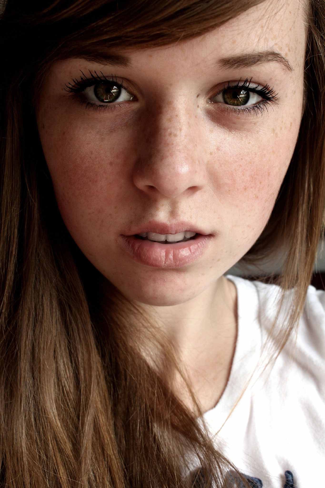 Brown Eyes And Freckles X Post From R Prettygirls Scrolller