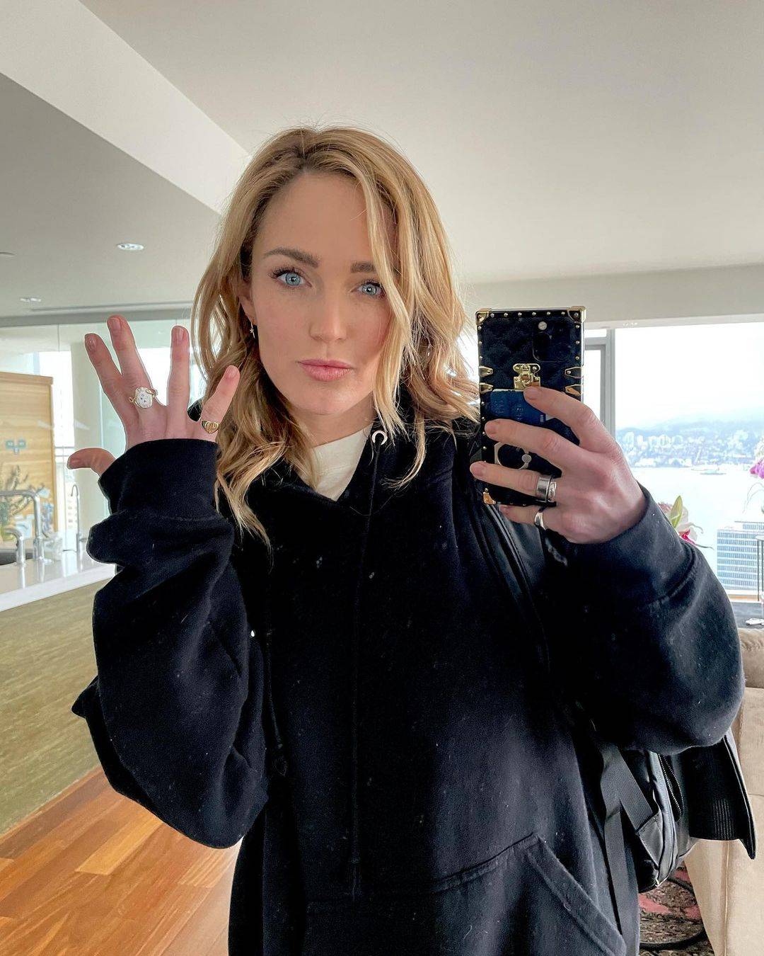 Caity Lotz | Scrolller