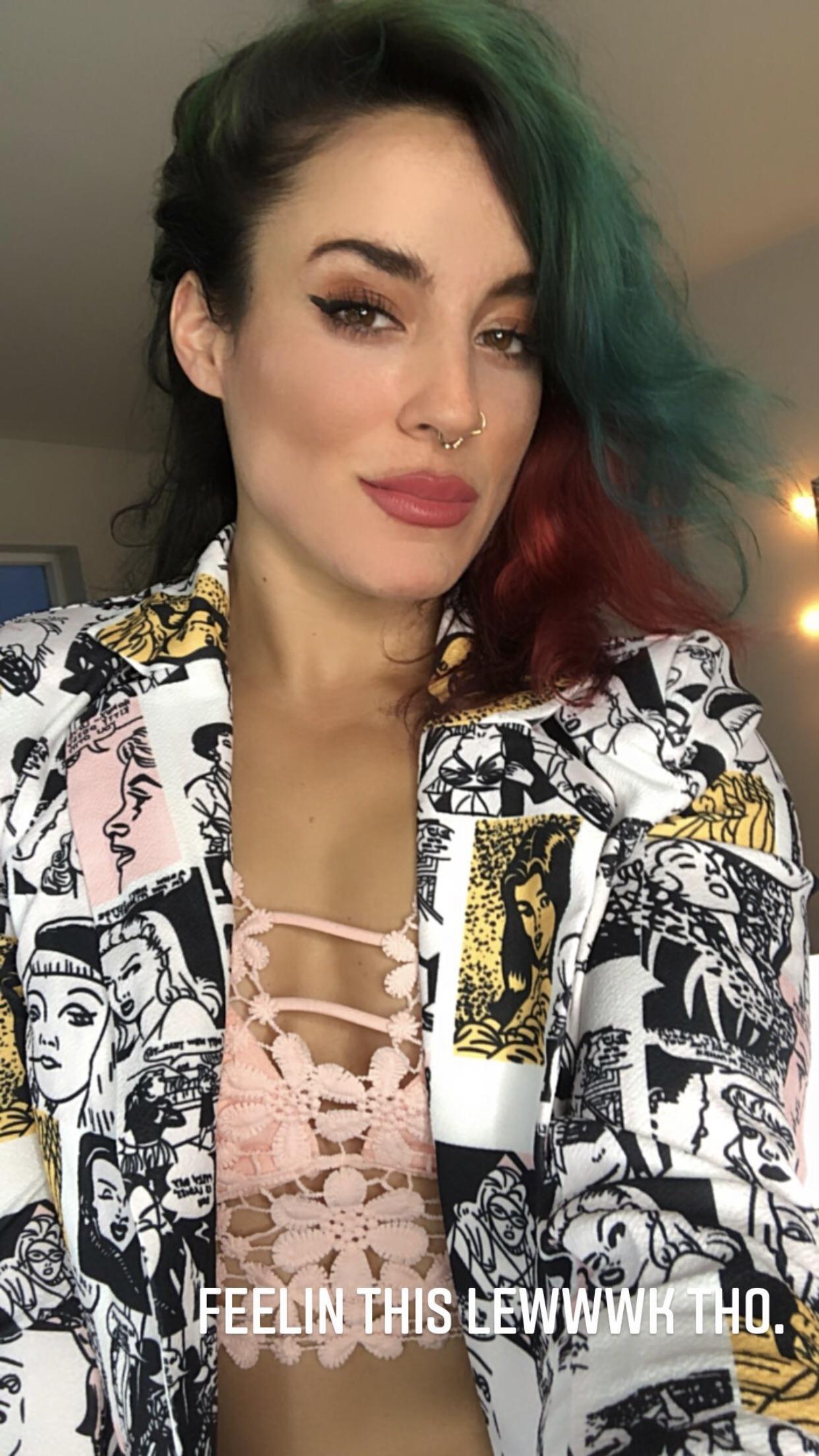 Cara Maria Scrolller