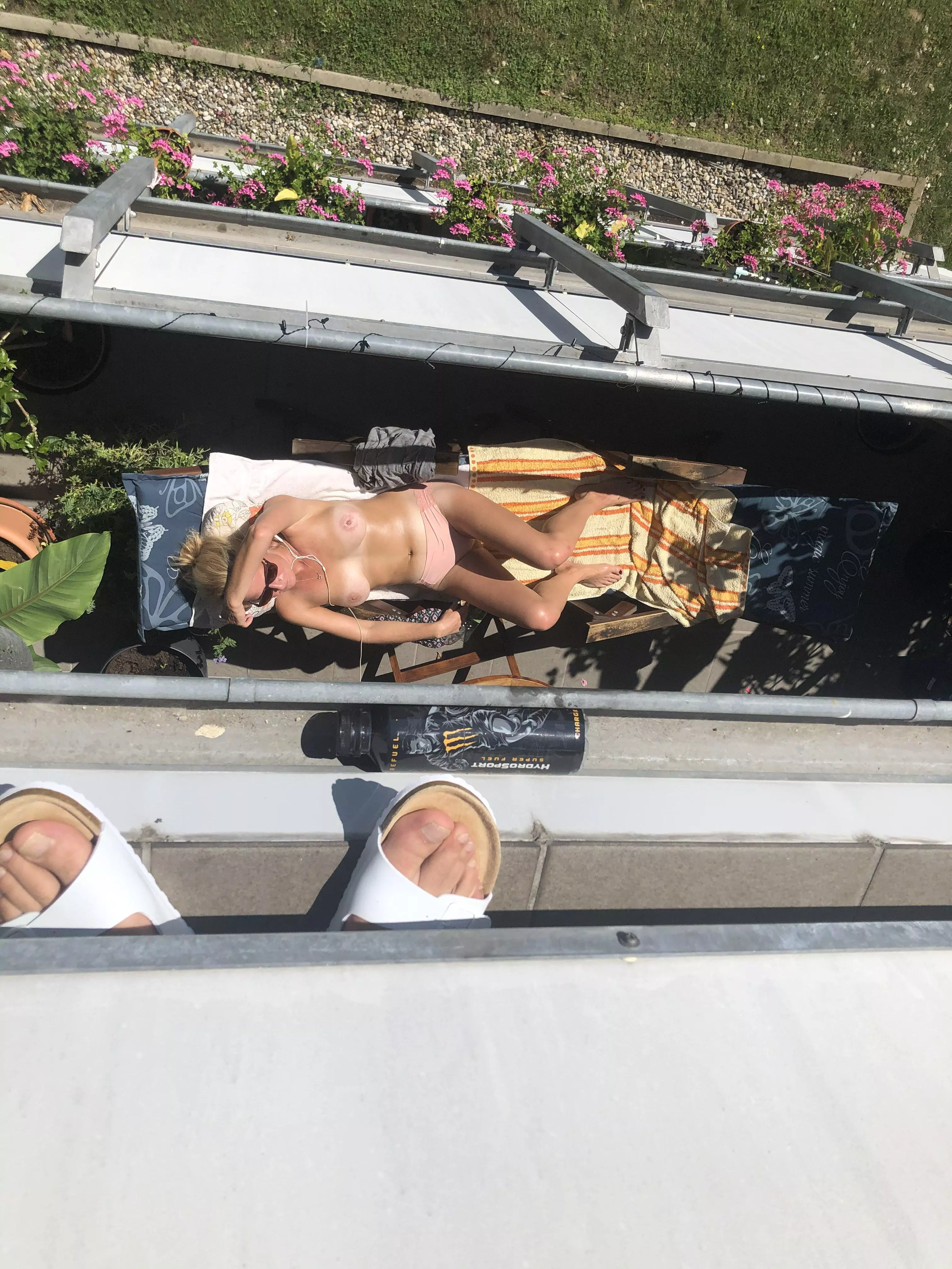 Caught my slutty neighbor
