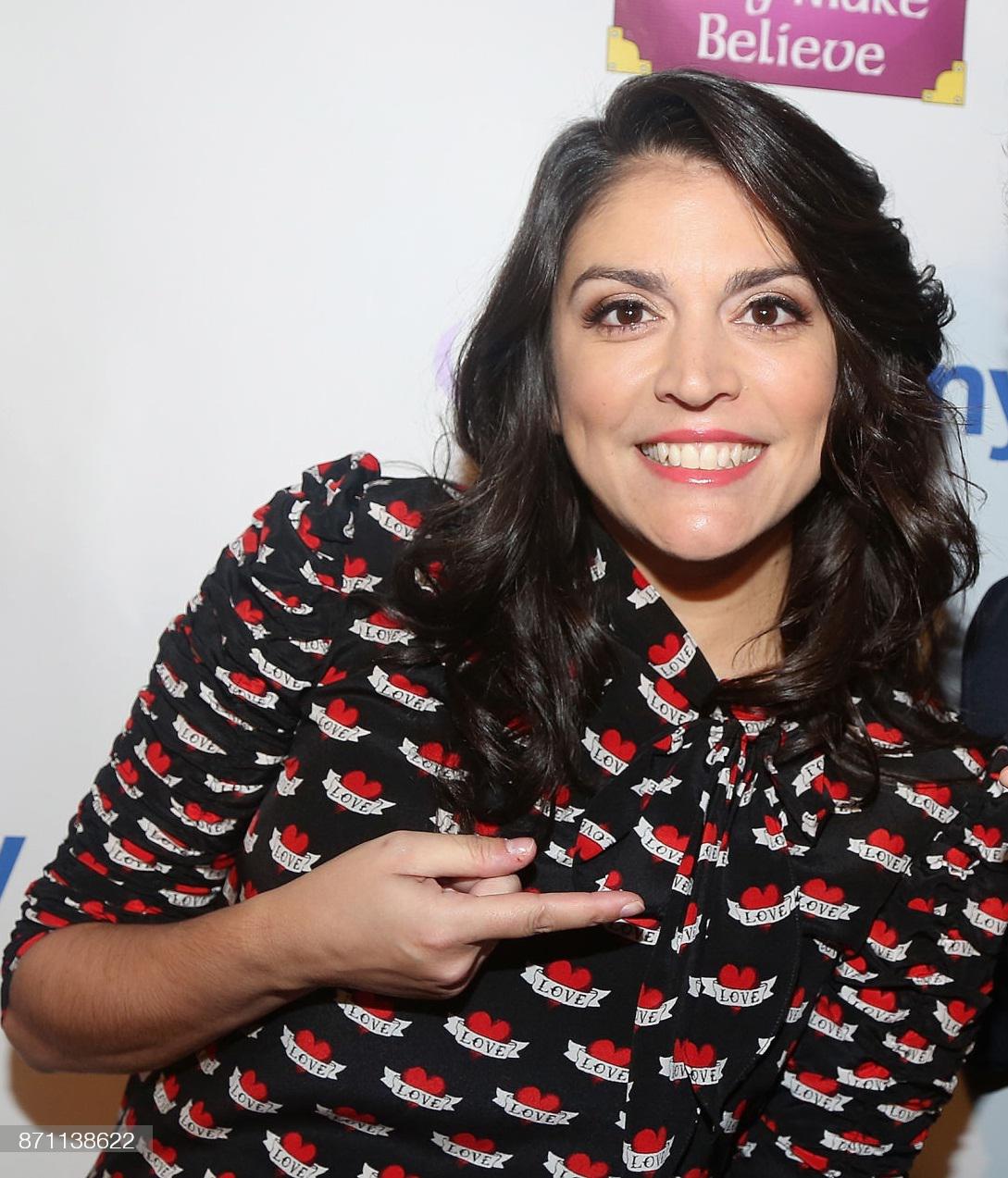 Cecily Strong Scrolller