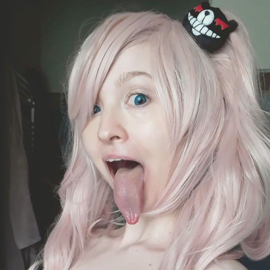 Cosplay Tongue Scrolller Cosplay Tongue Scrolller