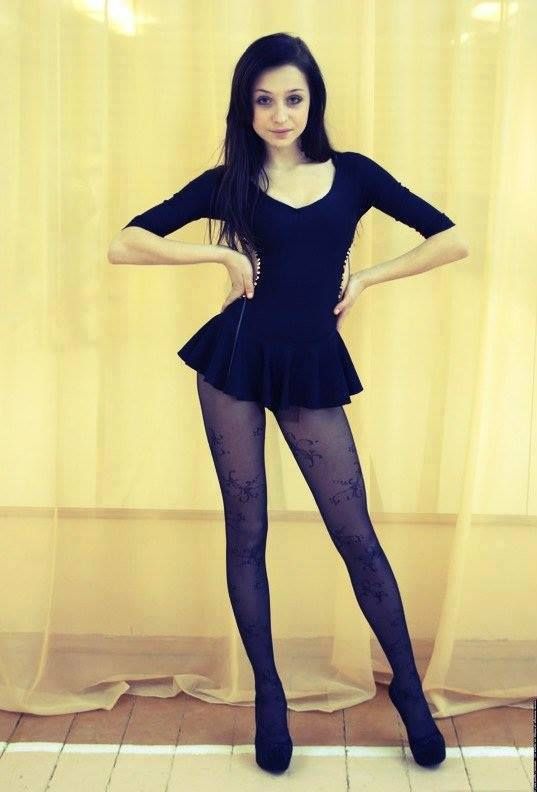 Cute Brunette In Tights Scrolller