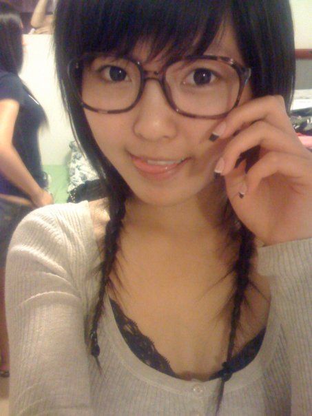 Cute Chinese Girl With Glasses X Post From R Realchinagirls Scrolller