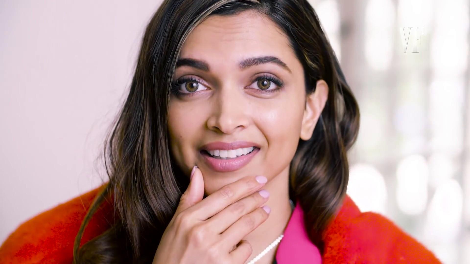 DEEPIKA PADUKONE Scrolller