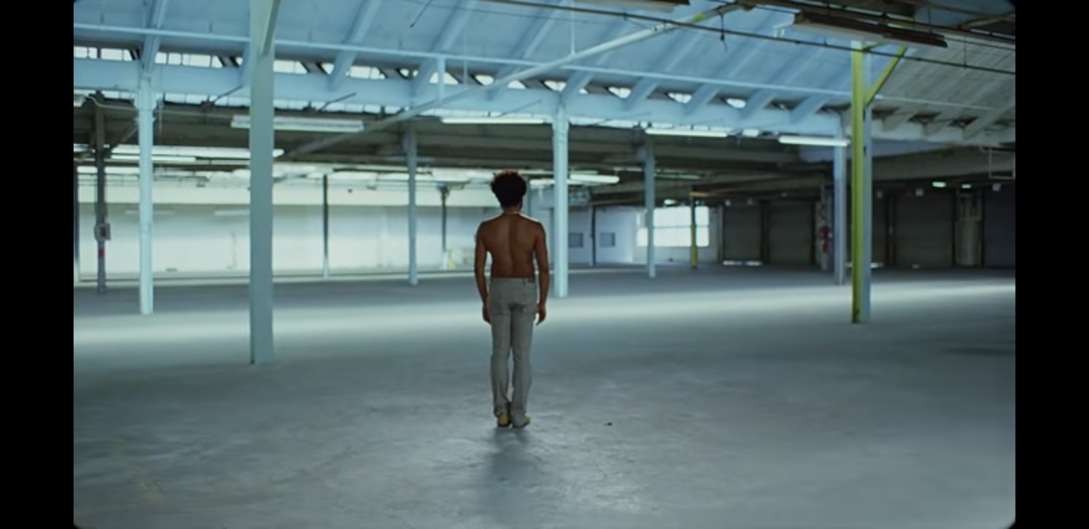 Does Donald Glover have scolisis? Scrolller