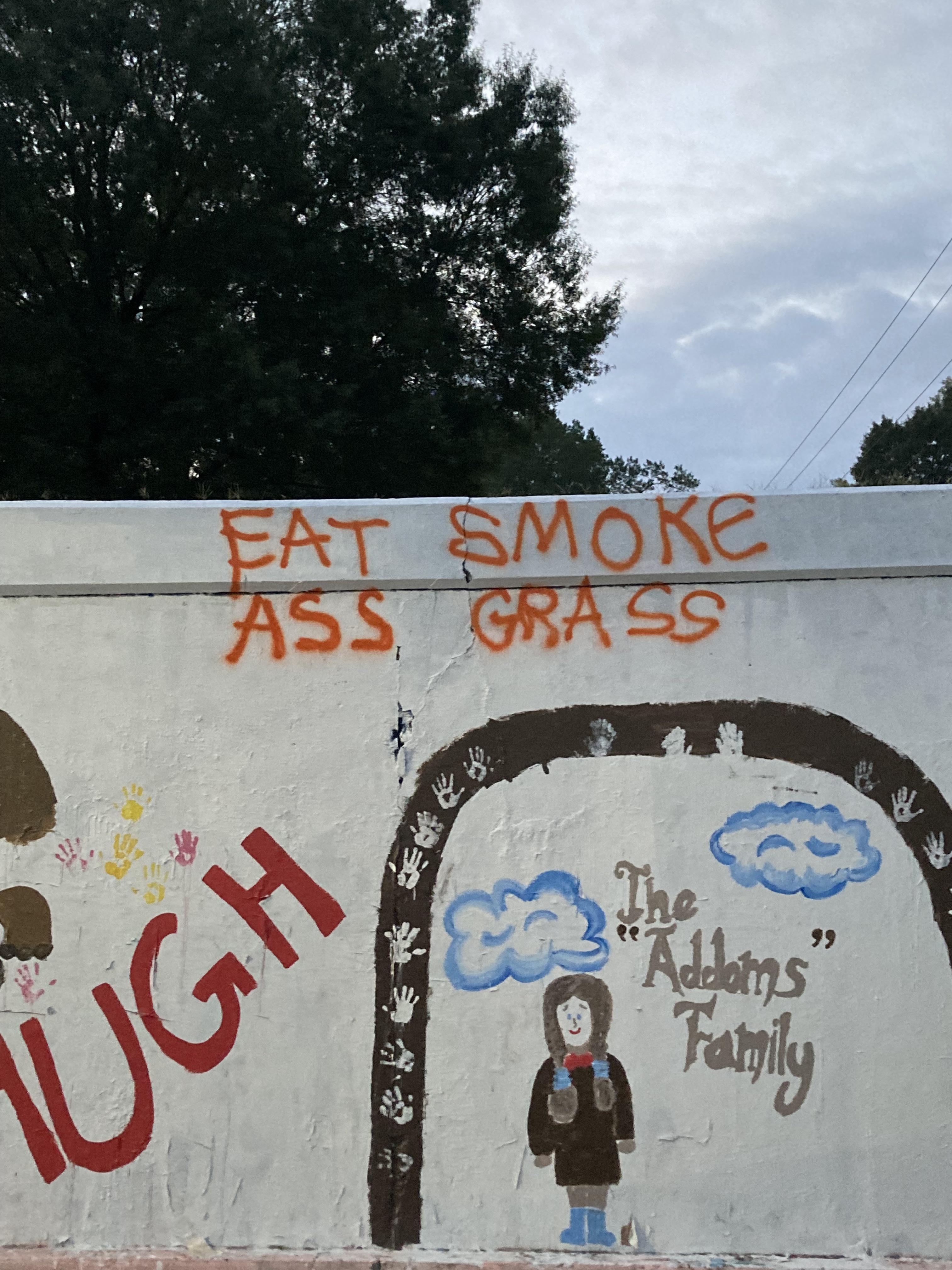 Eat Smoke Ass Grass Scrolller