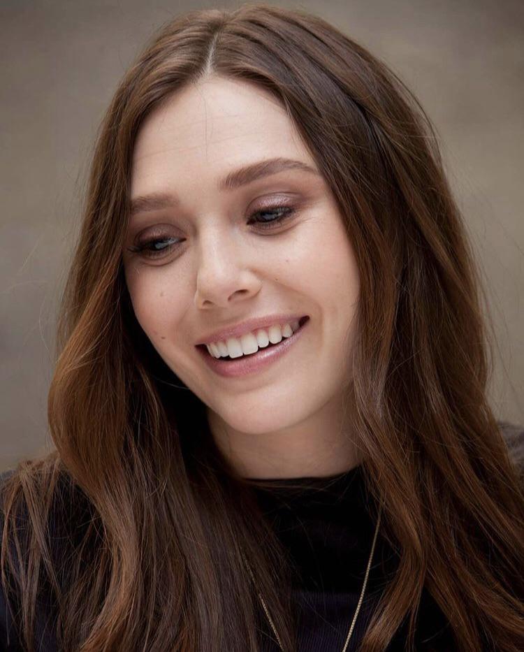 Elizabeth Olsen is so hot. I love chatting about her | Scrolller