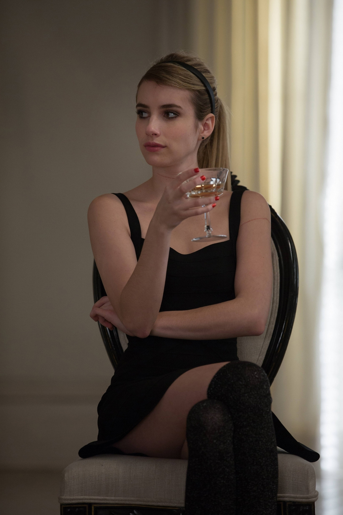 Emma Robers plot on American Horror Story Scrolller