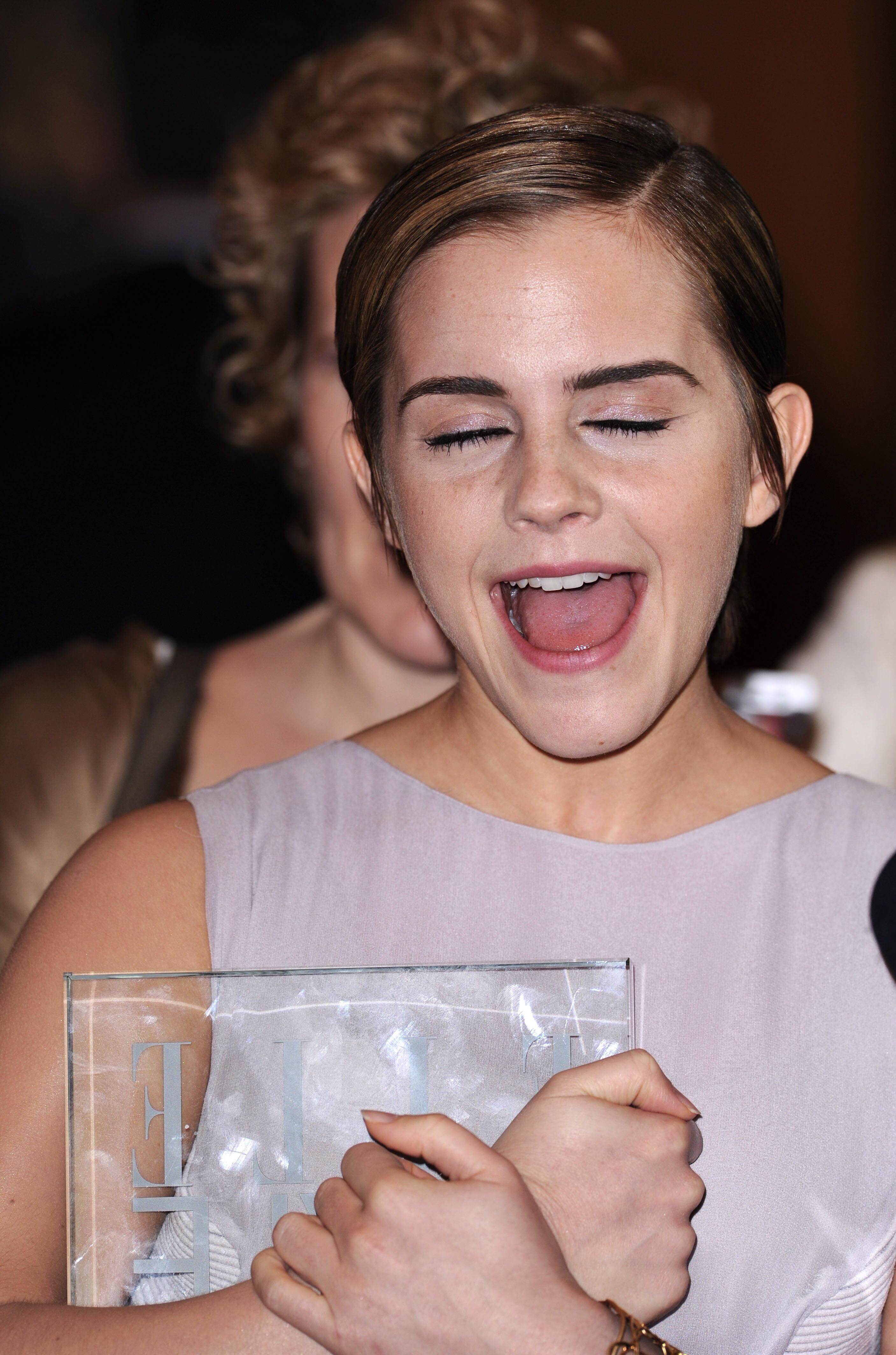 Emma Watson Scrolller