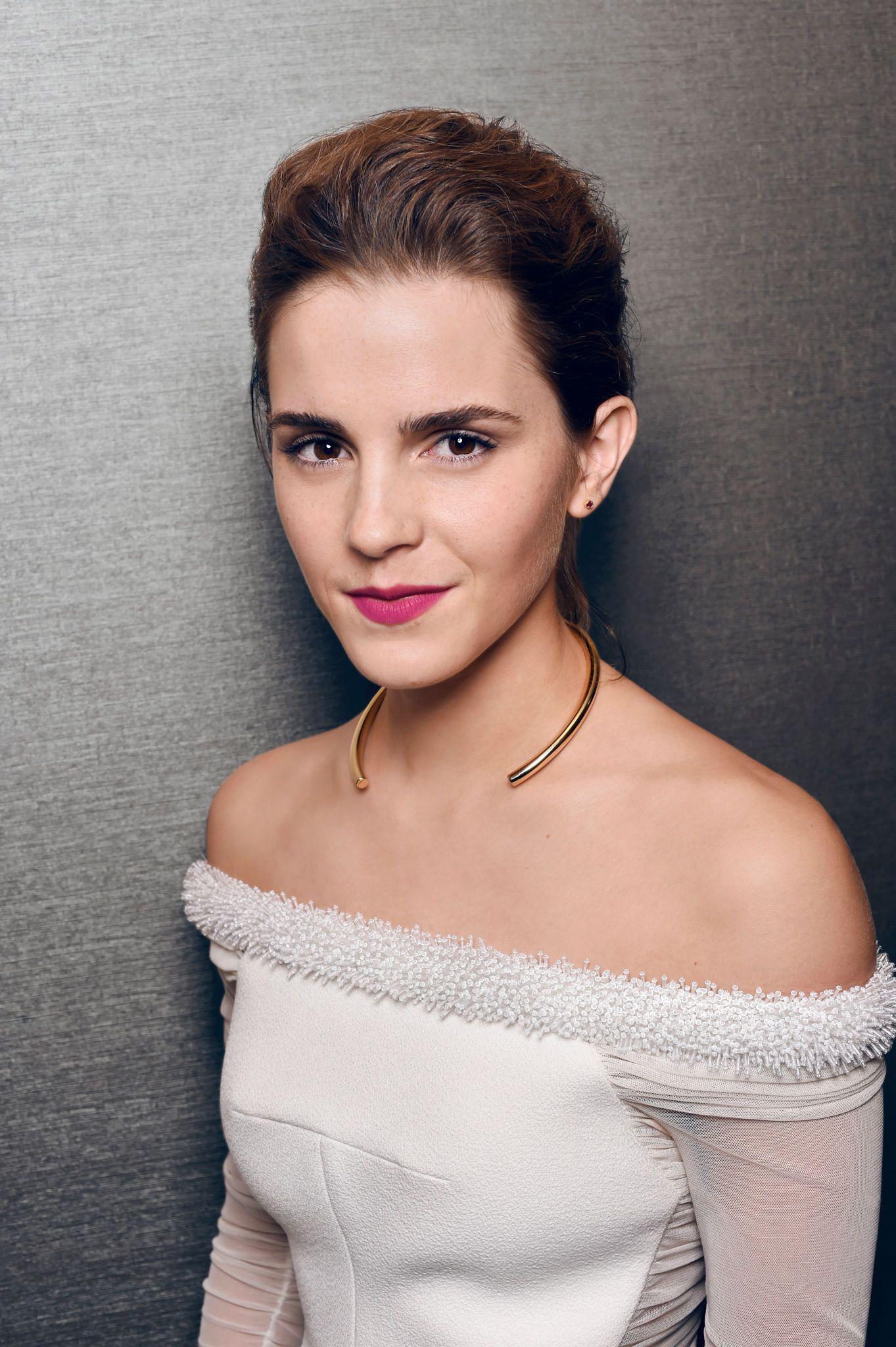 Emma Watson | Scrolller