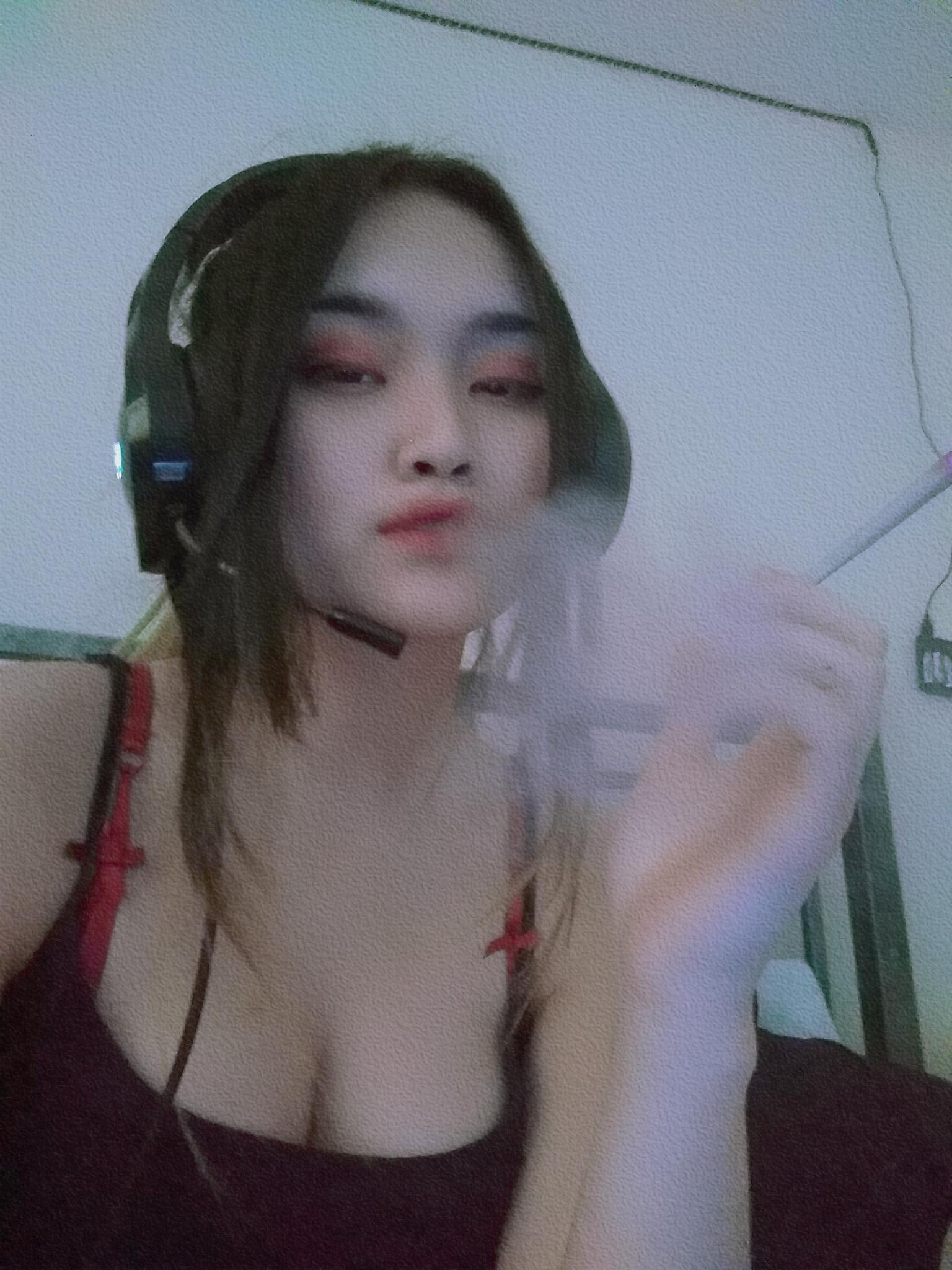 [f]ucking love getting stoned Scrolller