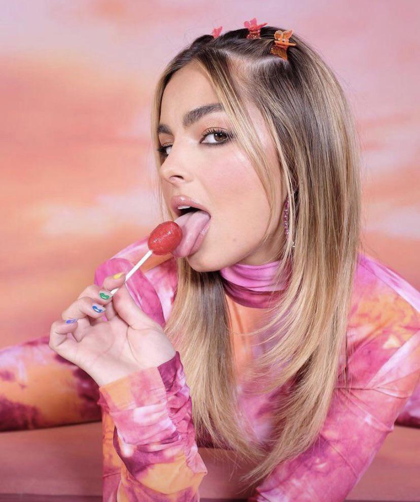 Feed my while I jerk off for Addison Rae, I can show off aswell | Scrolller