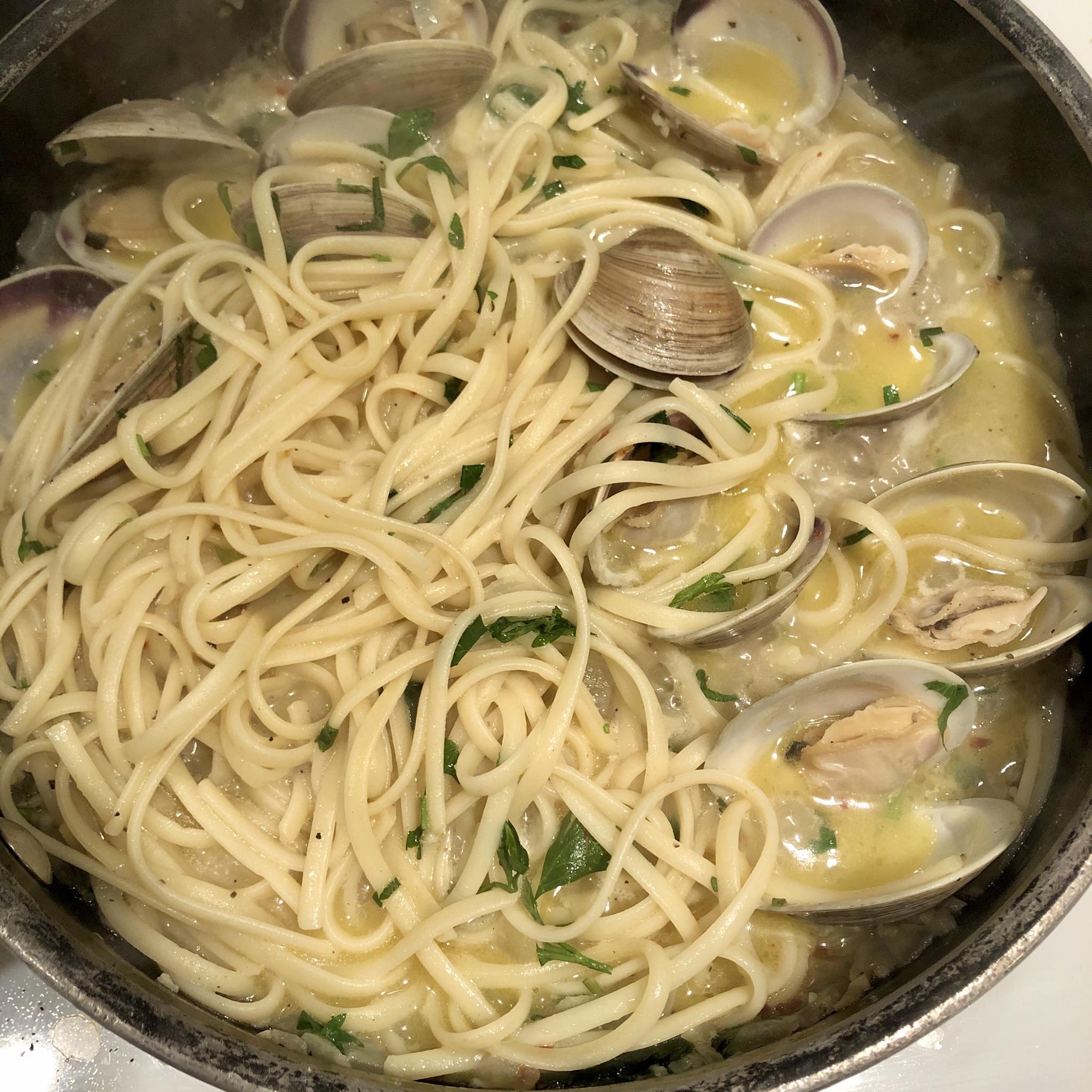 Finally mustered up courage to work with shell fish - linguini w clams ...