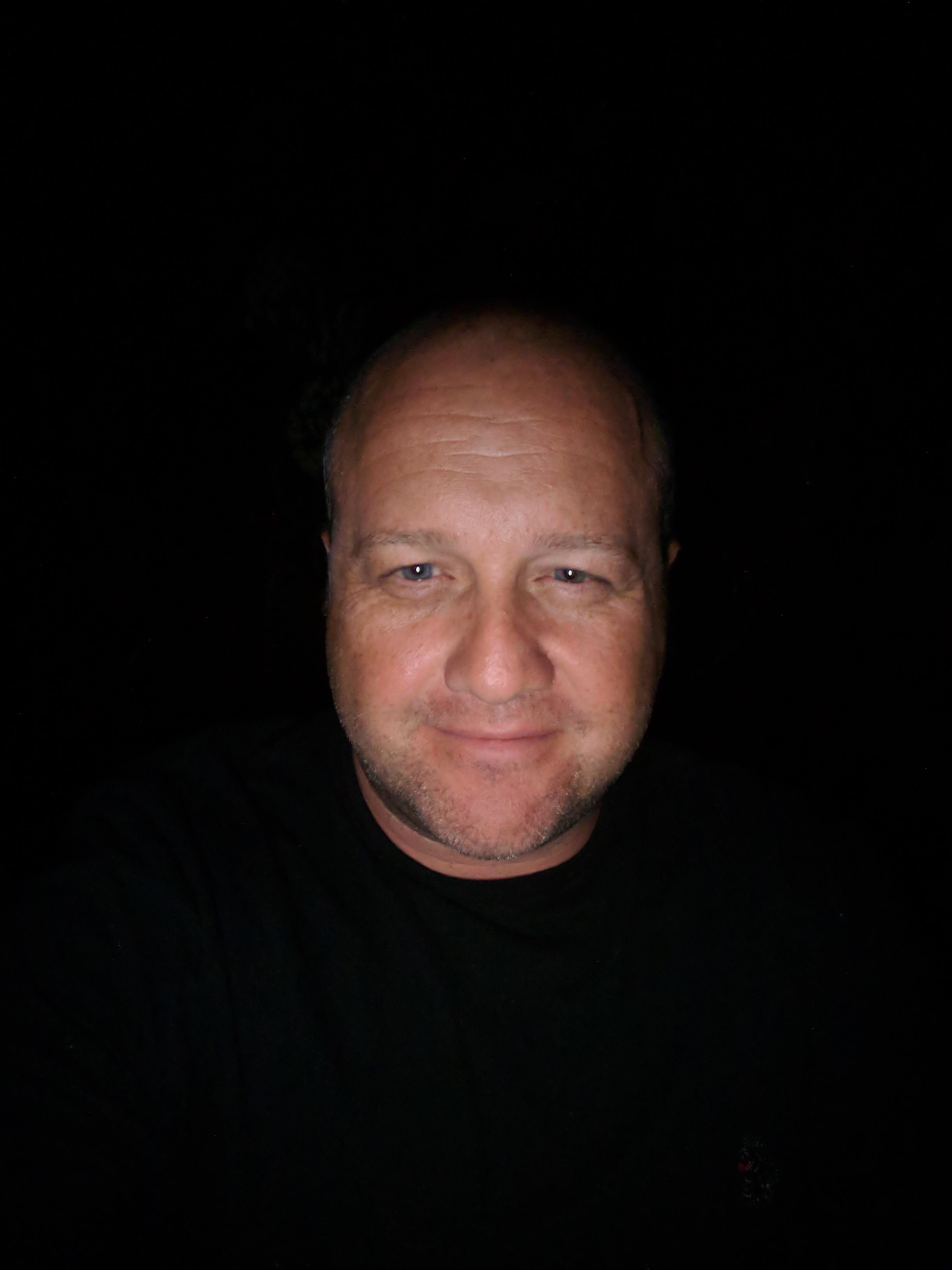 Floating head at 4am, really is that dark where I live Scrolller