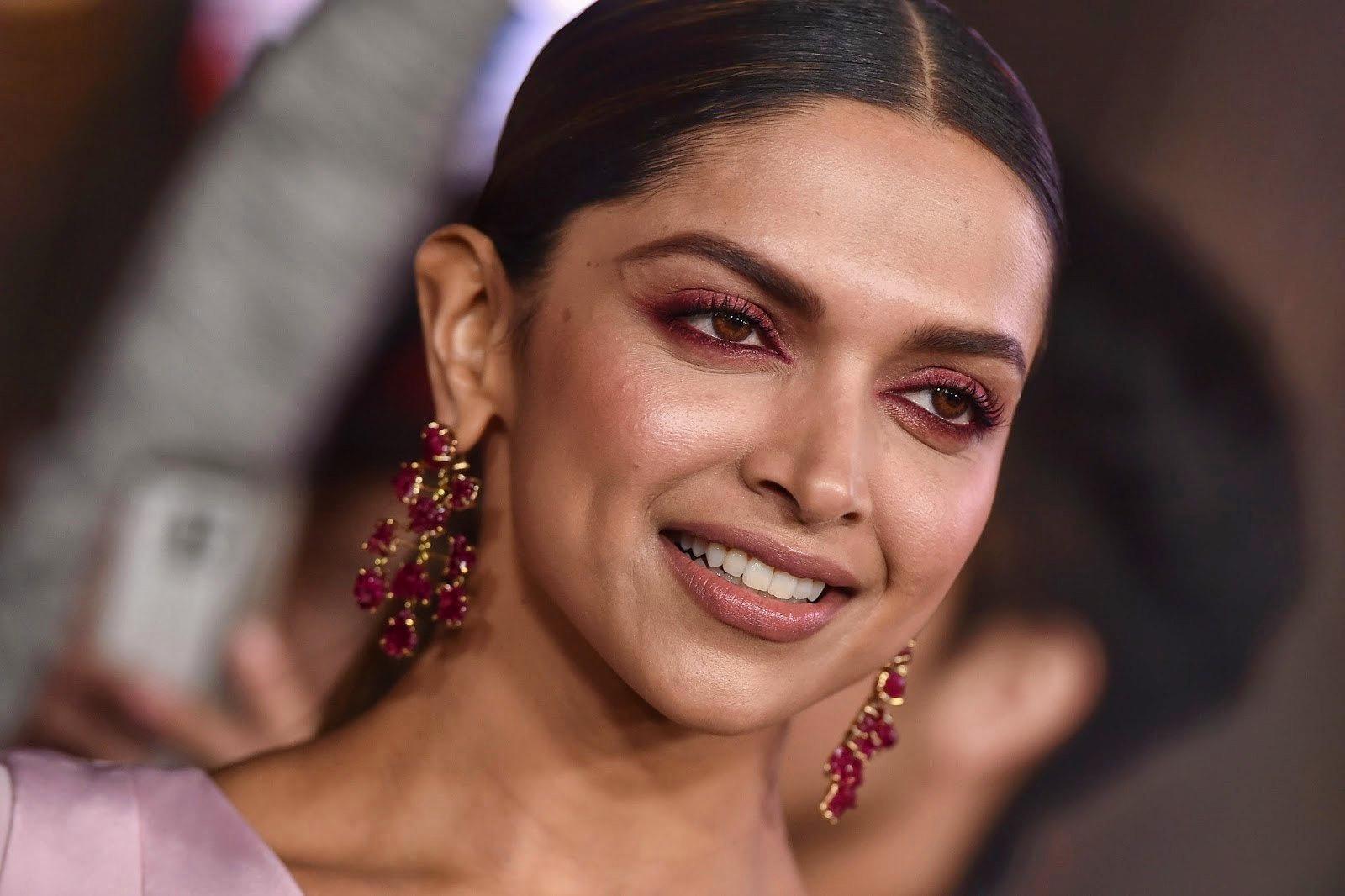 Forget about Deepika Padukone's body, her face is enough to cum ...