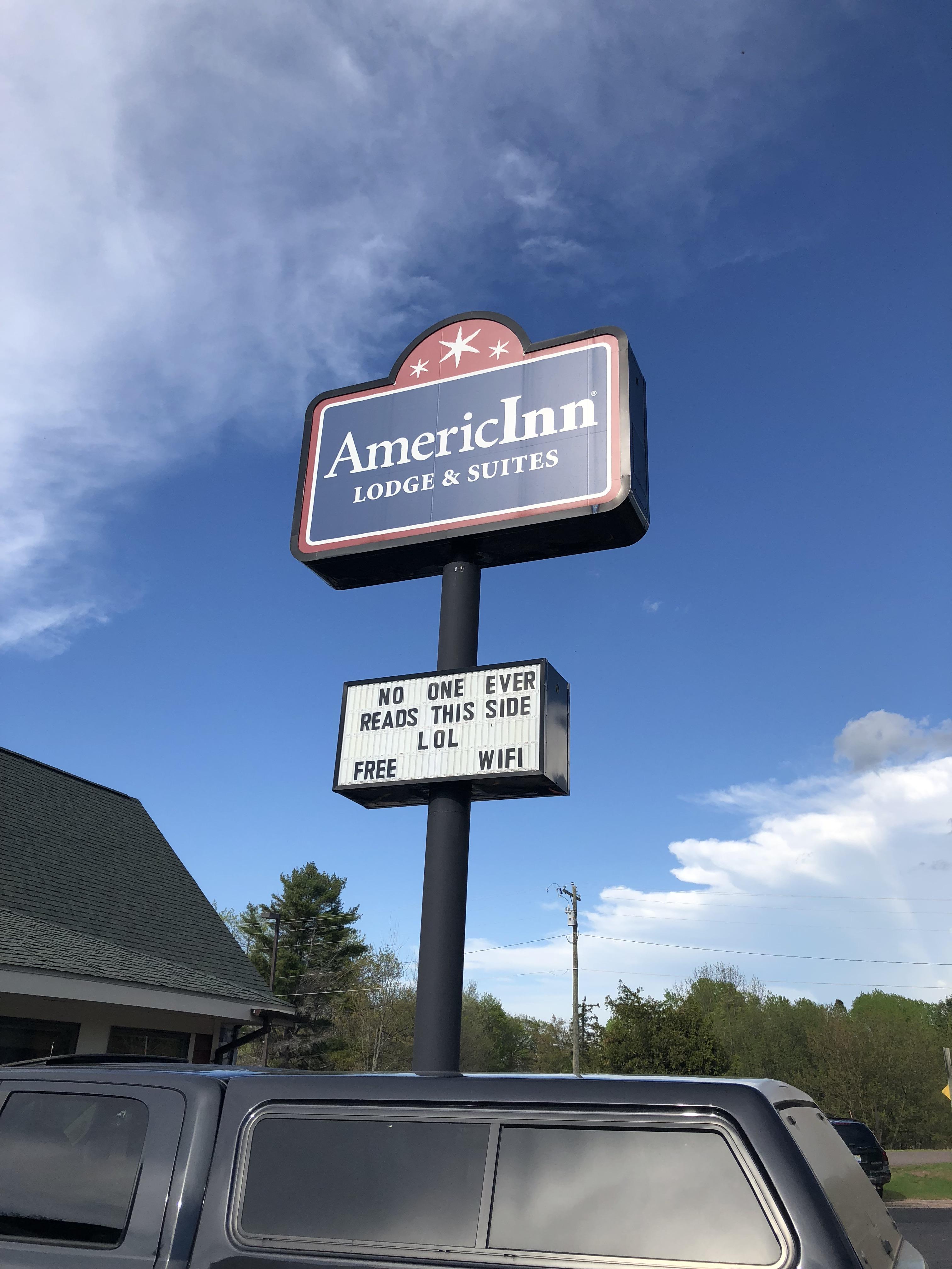 Funny hotel sign I saw today | Scrolller