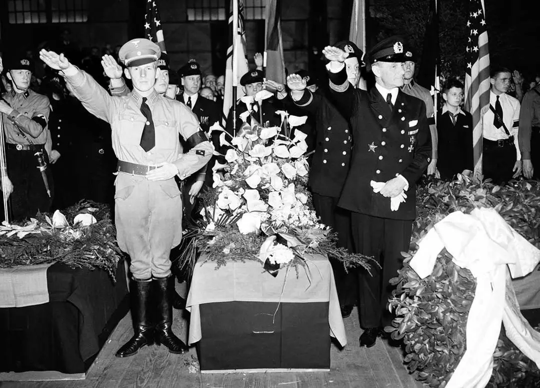 Zeppelin Commander German soldiers stand beside the casket of capt. ernest a. lehmann ...