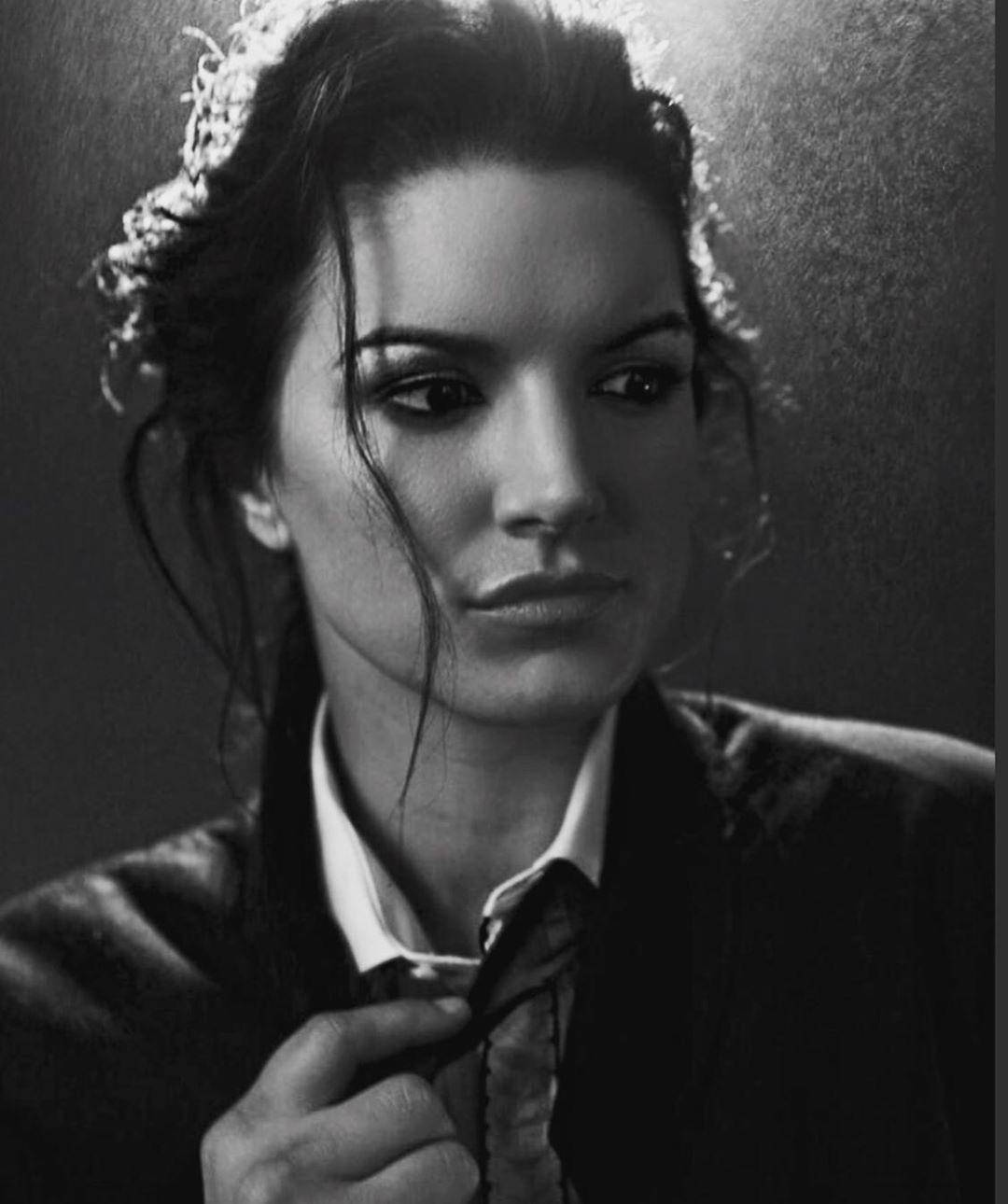 Gina Carano Scrolller