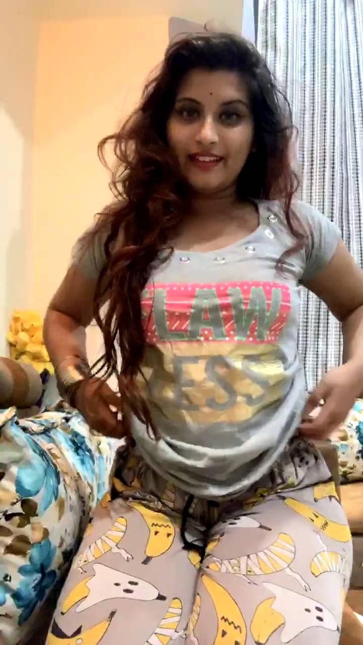 Gunjan Aras Latest App Live 🔥 | Scrolller