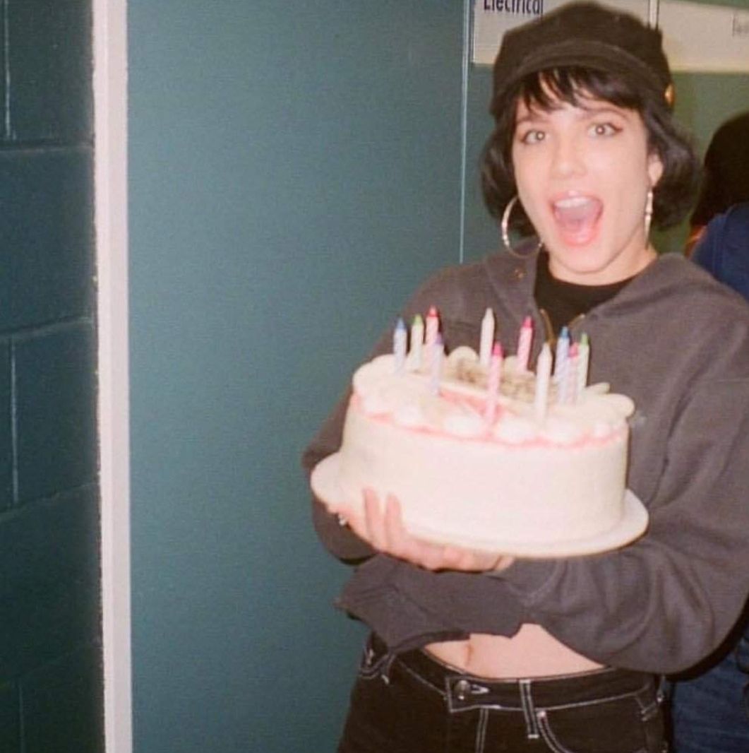 Happy birthday Halsey! 🎂🎉 | Scrolller