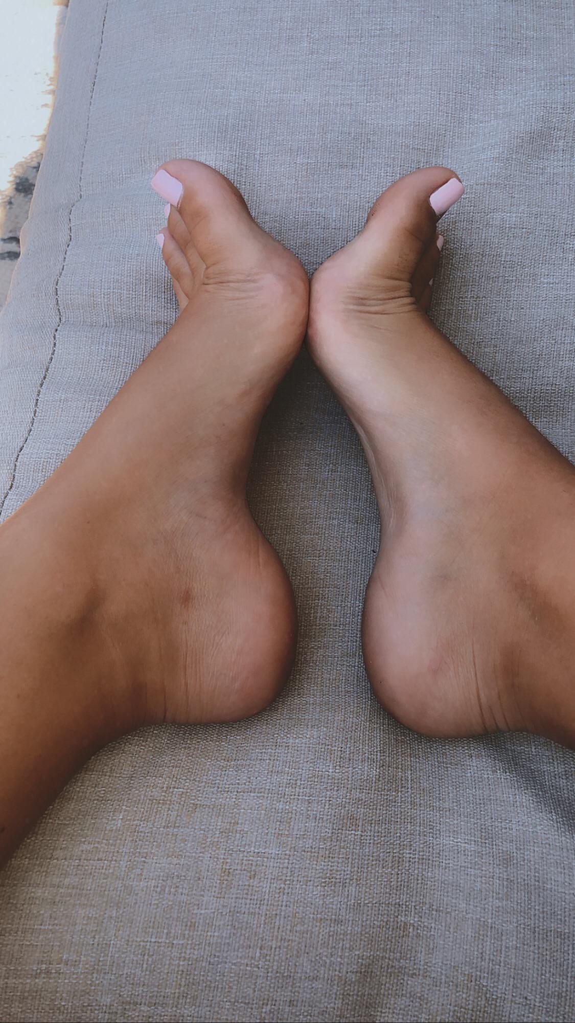 Toe Tuesday Happy Toe Tuesday everyone 🌸 😋 | Scrolller
