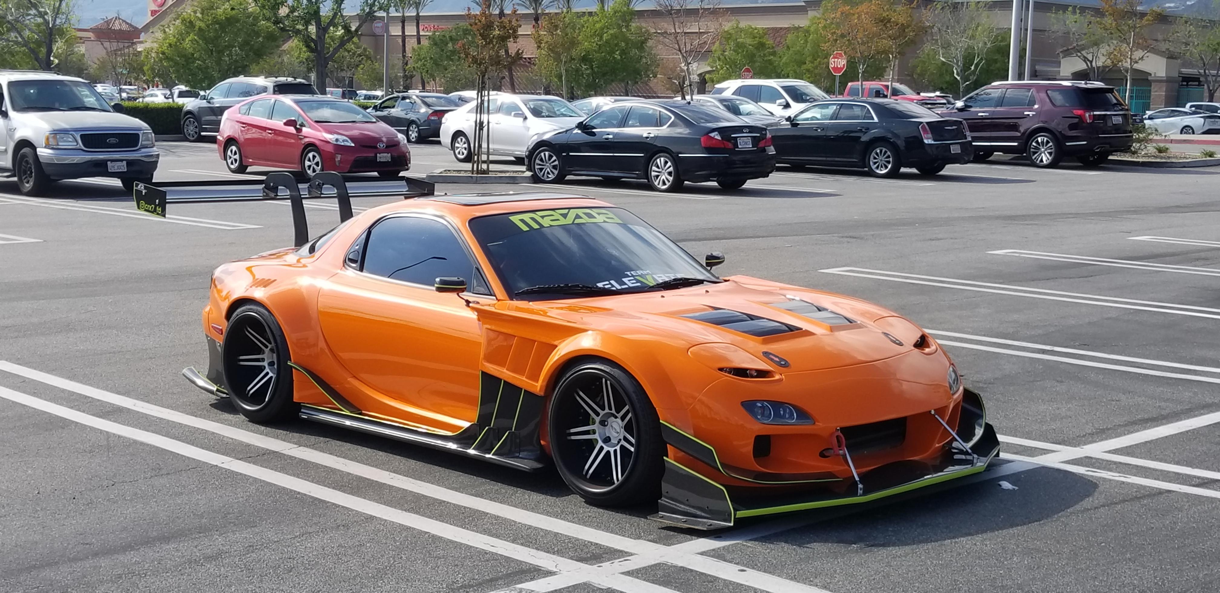 Heavily tuned RX-7. 👌 | Scrolller